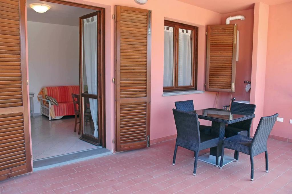 Apartamento Baia Fiorita Porto Azzurro Habitación foto