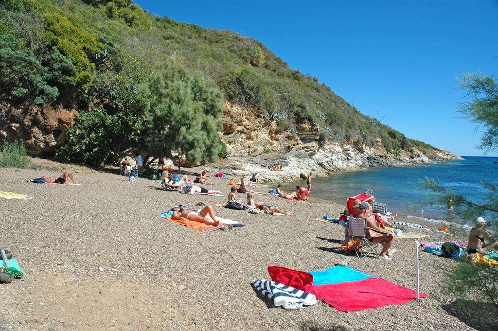 Apartamento Baia Fiorita Porto Azzurro Habitación foto