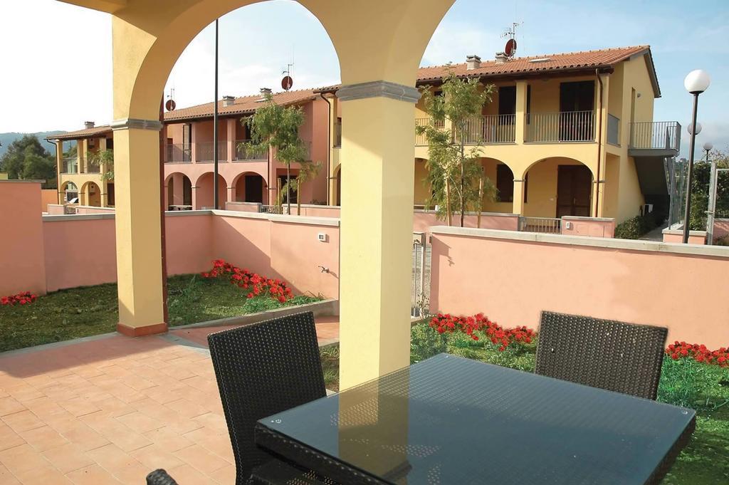 Apartamento Baia Fiorita Porto Azzurro Habitación foto