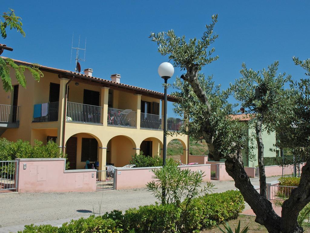 Apartamento Baia Fiorita Porto Azzurro Exterior foto